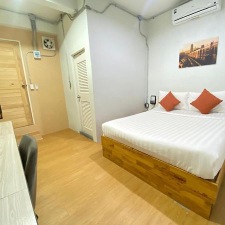 ซับรูมโฮเทล Subroom Hotel 수랏타니 외부 사진