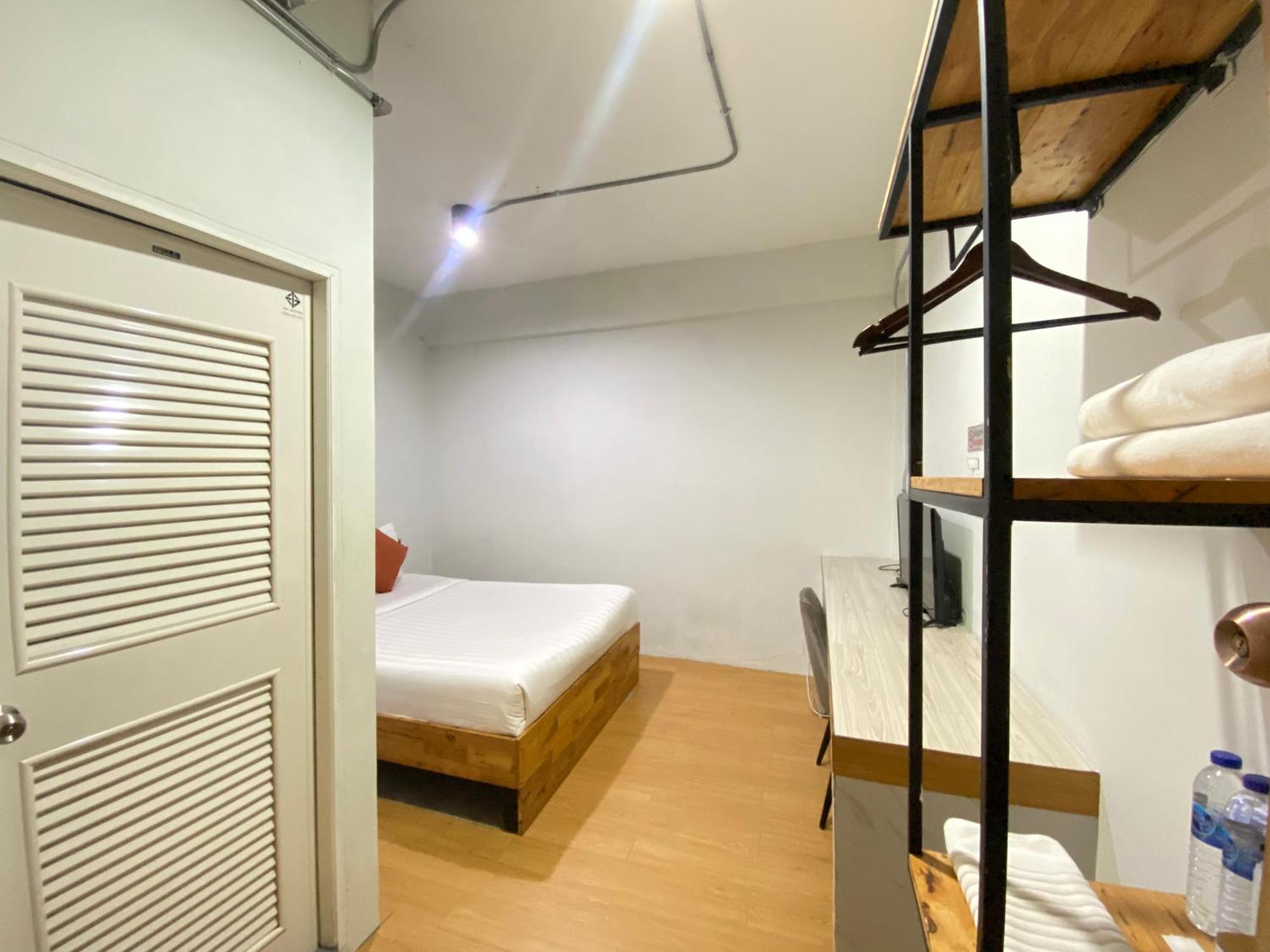 ซับรูมโฮเทล Subroom Hotel 수랏타니 외부 사진