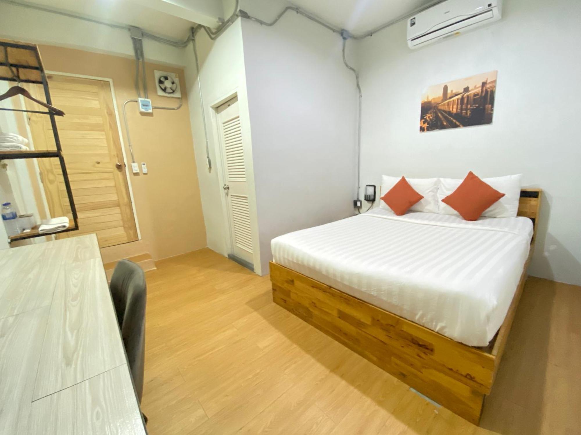 ซับรูมโฮเทล Subroom Hotel 수랏타니 외부 사진