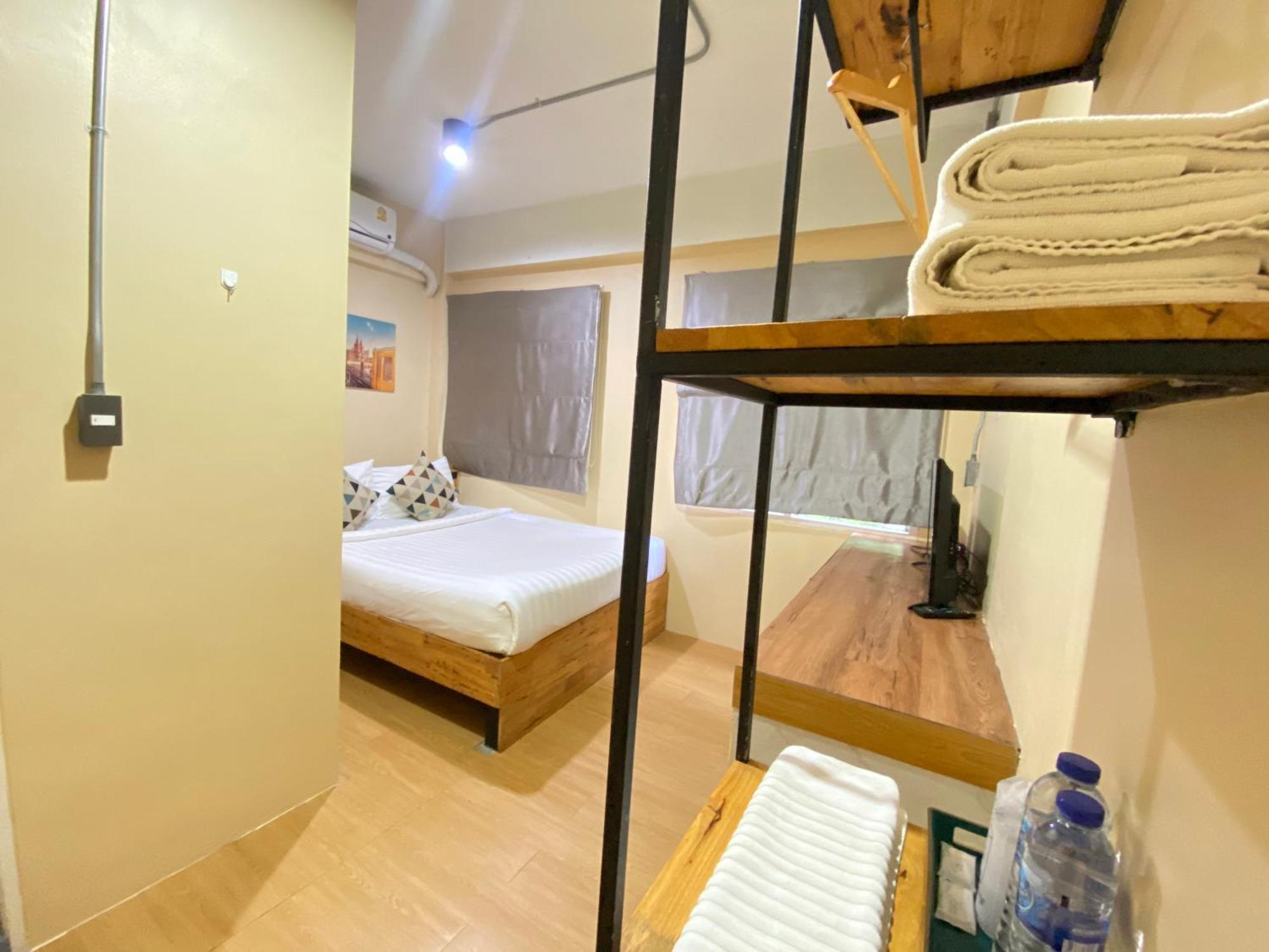 ซับรูมโฮเทล Subroom Hotel 수랏타니 외부 사진